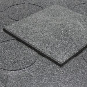 40×40-SBR-Granulden-Uretilmis-Kaucuk-Karo-Zemin-8.jpg Kaucuk Yer Kaplama